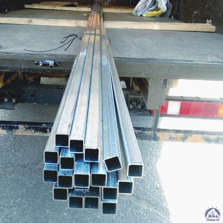 Труба нержавеющая профильная 20х20х1,5 мм зеркальная AISI 304