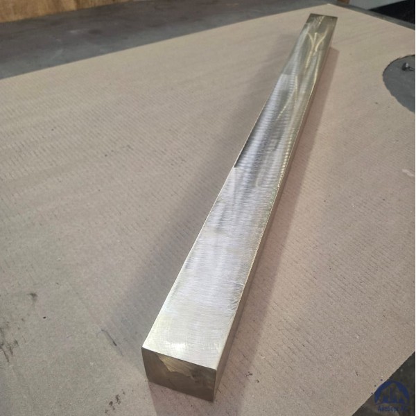 Квадрат бронзовый