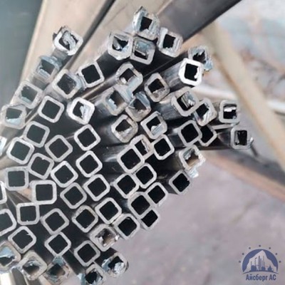 Труба нержавеющая квадратная 10х10х1 мм зеркальная AISI 304 DIN 2395 купить в Казахстане