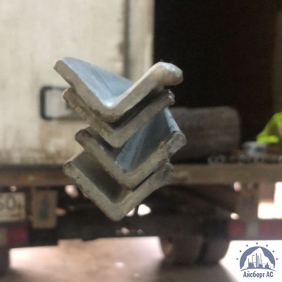 Уголок оцинкованный 32х32х5 мм ГОСТ 8509-93 купить в Казахстане