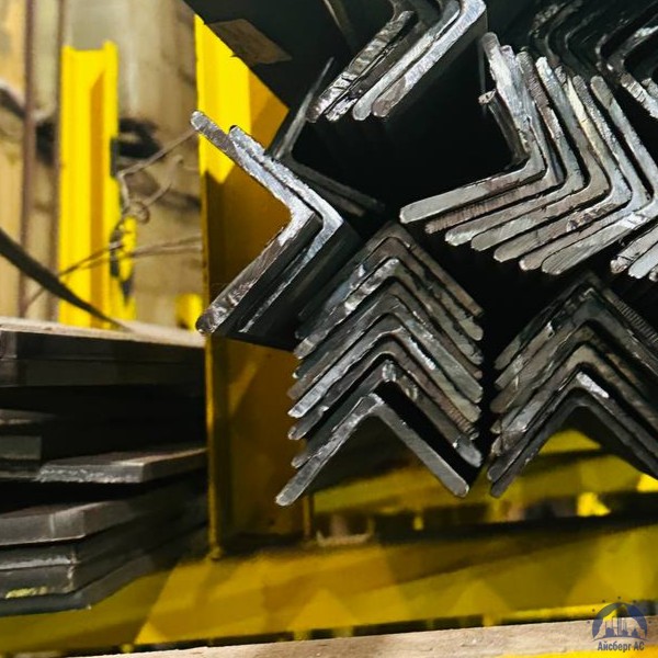 Уголок стальной равнополочный 90х90х9 мм С255 ГОСТ 8509-93