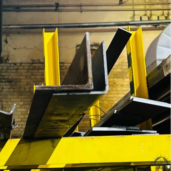 Уголок стальной равнополочный 70х70х8 мм 3сп/3пс ГОСТ 8509-93