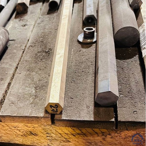 Шестигранник латунный 27 мм Л63 ГОСТ 2060-2006