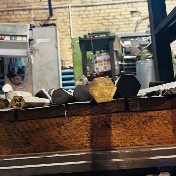 Шестигранник латунный 41 мм ЛС59-1 ГОСТ 2060-2006