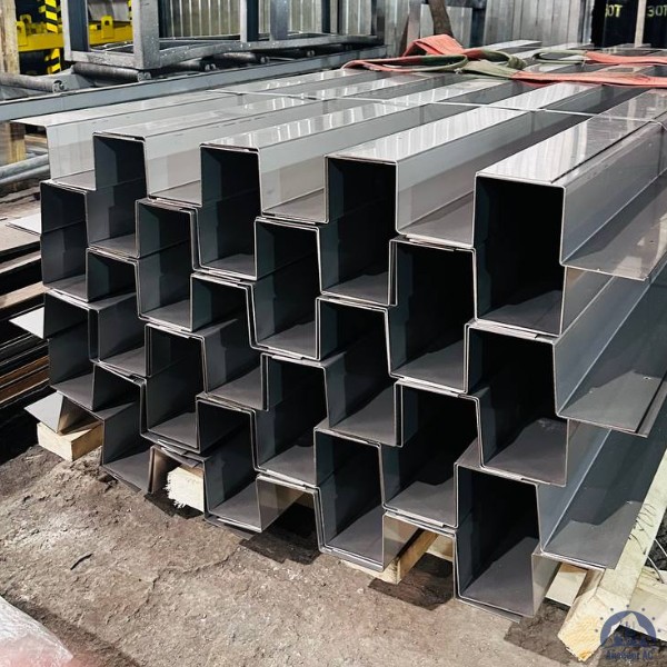 Профиль гнутый корытный 120х120х61х6 мм 09Г2С ГОСТ 8283-93